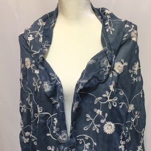 BEAUTIFUL TASSELED BLUE AND WHITE BRAND NEW SCARF/SHAWL